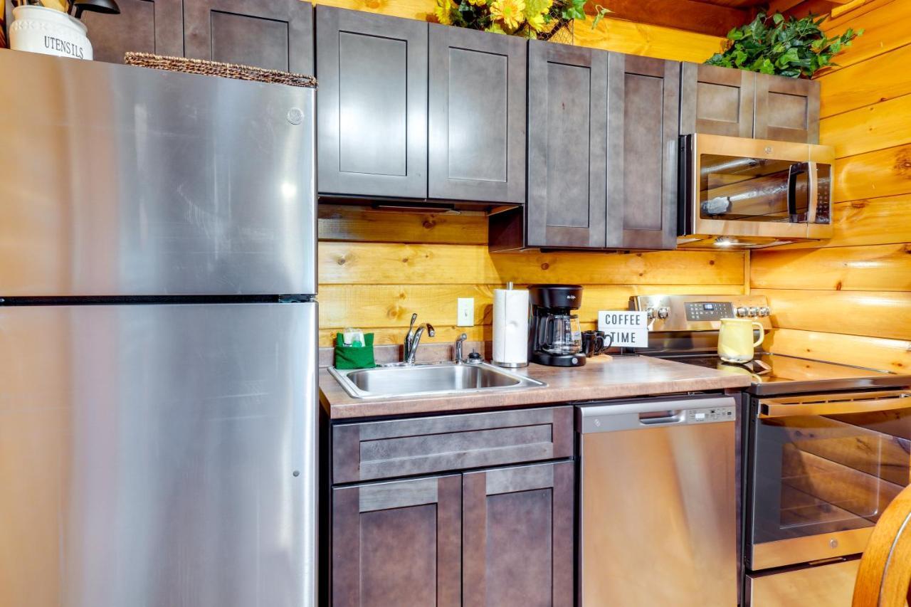 Lovely Gatlinburg Cabin With Private Hot Tub! Экстерьер фото